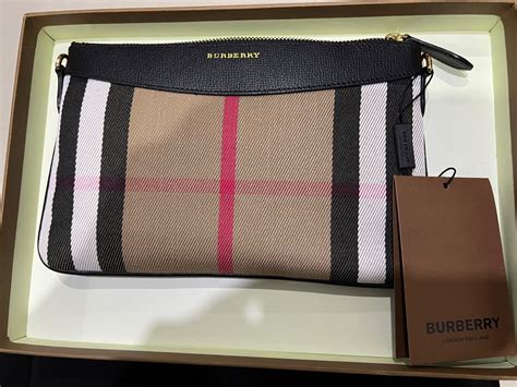 burberry peyton crossbody black|Burberry Limited.